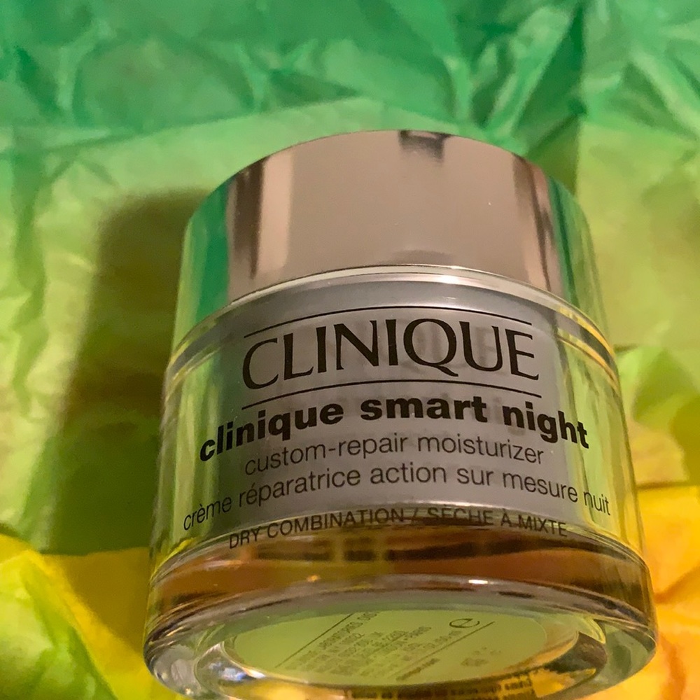 Clinique smart night moisturizer